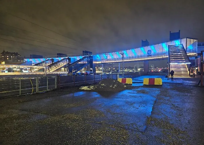 Logomon Helmi At Train Station Appartement